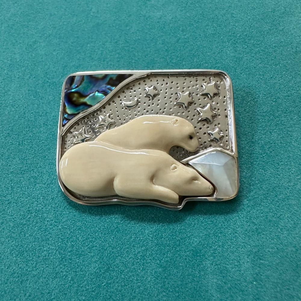 Gorgeous 925 pendant/pin w/polar bears, moon, stars